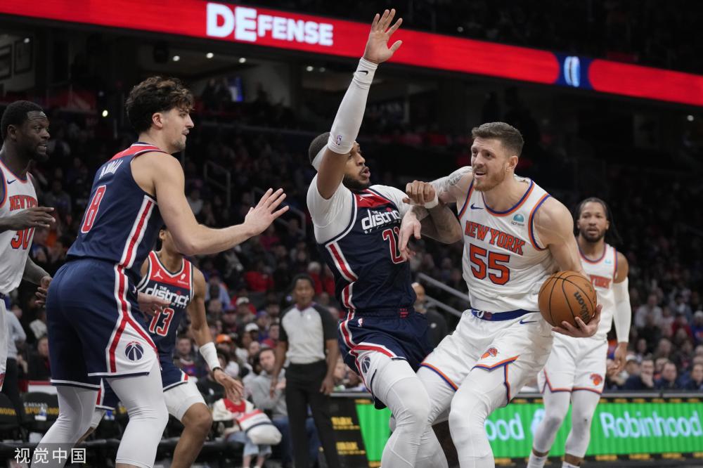 顶出去的球 顶出去的球