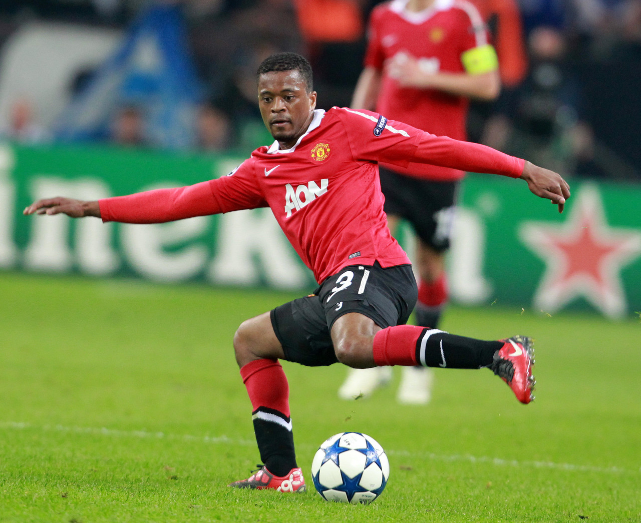 都令人瞩目 都令人瞩目